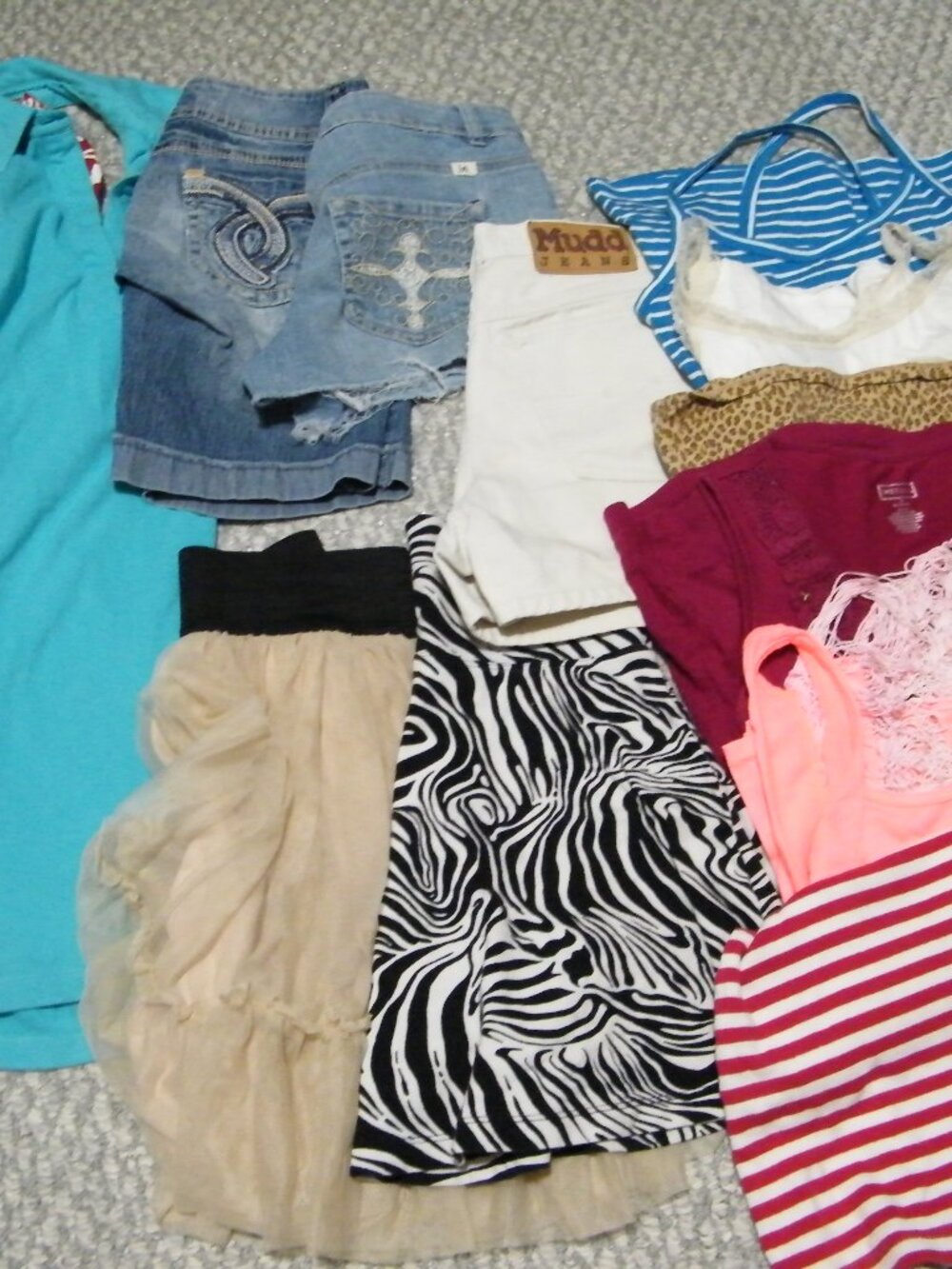 13 Item summer bundle, Juniors Sz: XS. tops, dresses, skirts, shorts,